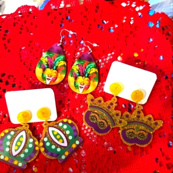 NEW Mardi Gras earrings set of 3 - Picture 1 of 6